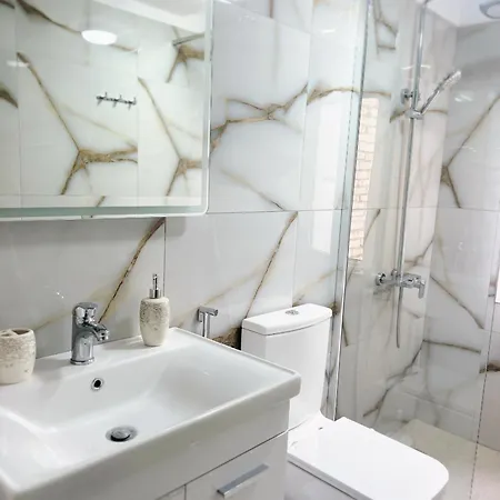 Joyful * Тирана